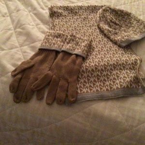Michael Kors Scarf Set